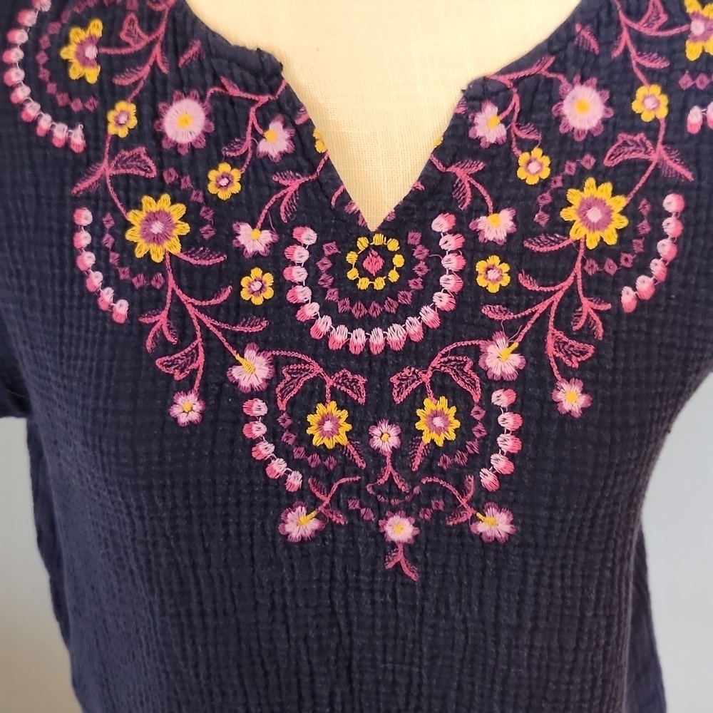 JCPenny VTG Y2K Boho Floral Embrodiery Cap Sleeve Textured Material Flowy Blouse - Picture 2 of 10